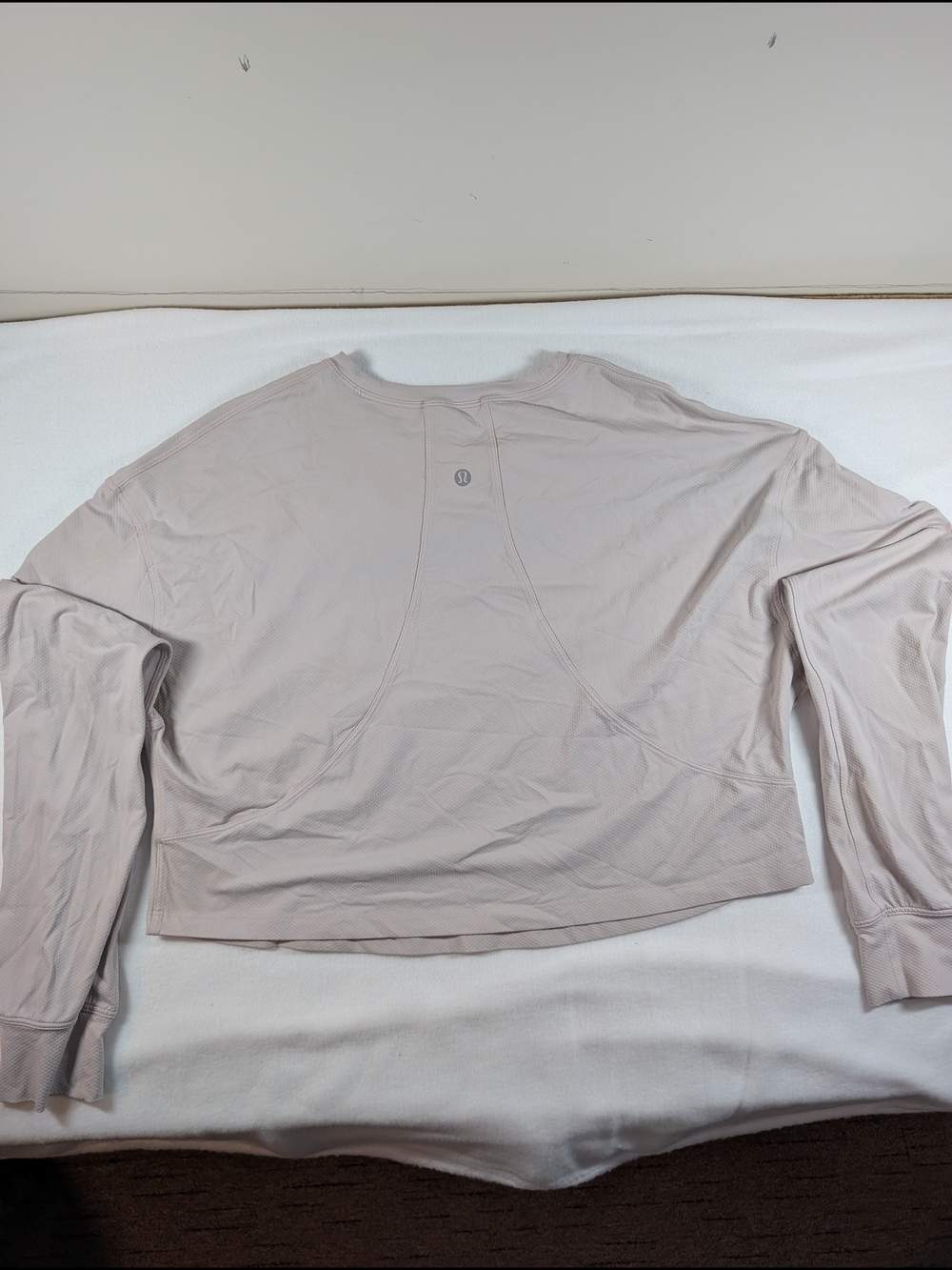 Lululemon Cropped Light Gray Long Sleeve Shirt - Picture 6 of 6
